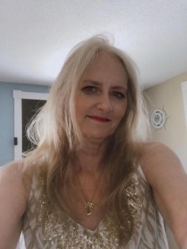 With over 25 years of experience, Julie is a gifted and compassionate psychic who has been using her natural abilities since childhood. Throughout her