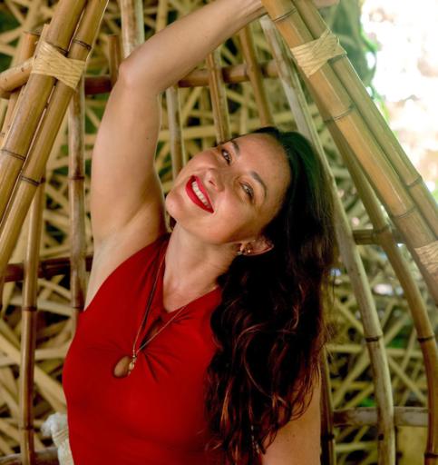 Tania Rose Willis is a psychic medium, prophetic seer, and transformational coach with over eight years of experience supporting clients worldwide. 